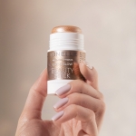 METAMORPHOSIS Upiększający Rozświetlacz W Sztyfcie Do Twarzy I Ciała