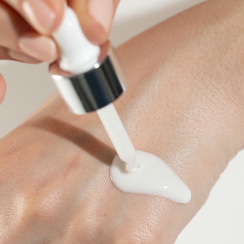 Kiedy serum a kiedy krem – co różni oba typu kosmetyków?